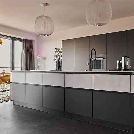 Penthouse Storage 60 إمدن