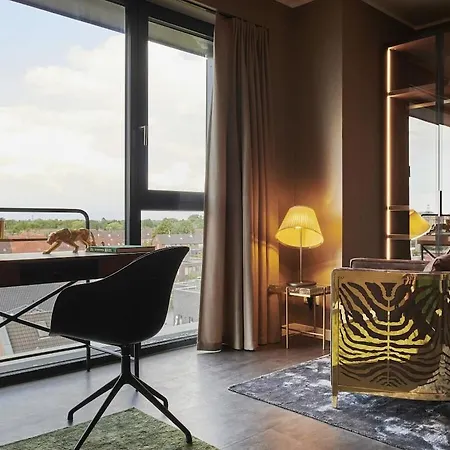 Penthouse Storage 60 * إمدن
